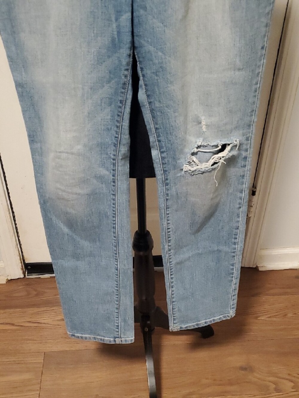 Old Navy Light Blue Distressed Straight-Leg Jeans - Picture 5 of 9